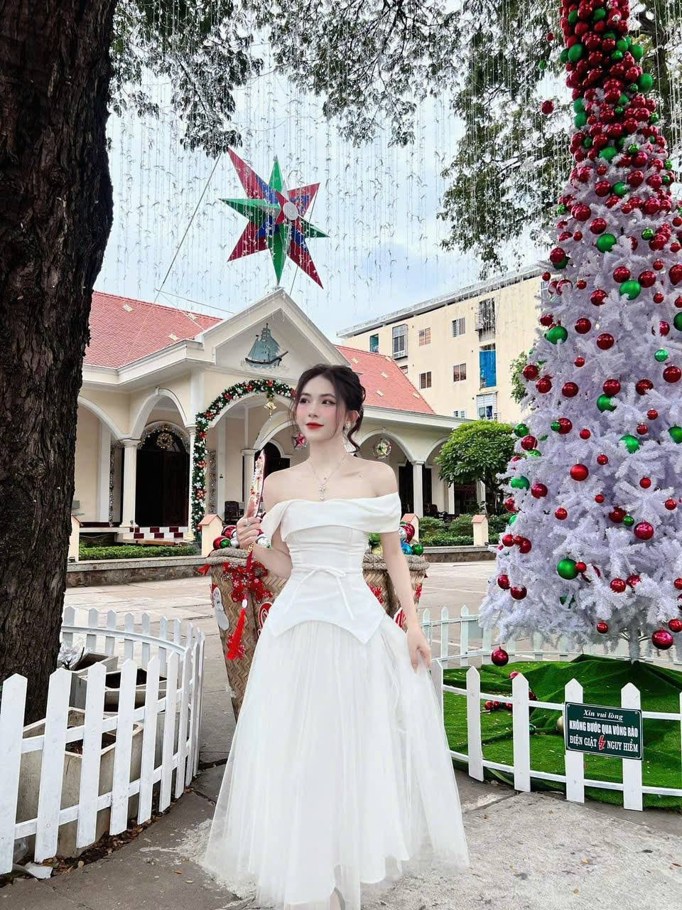 Party cream dress