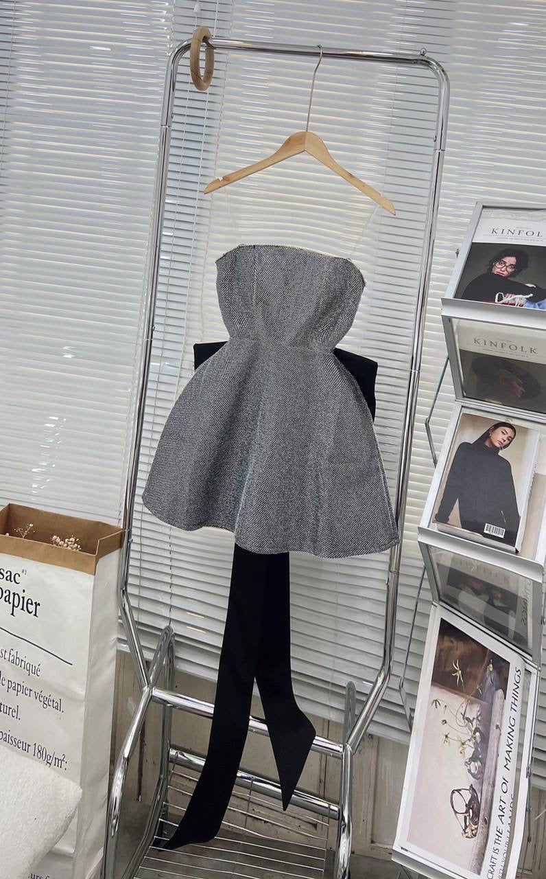 Party silver bow black