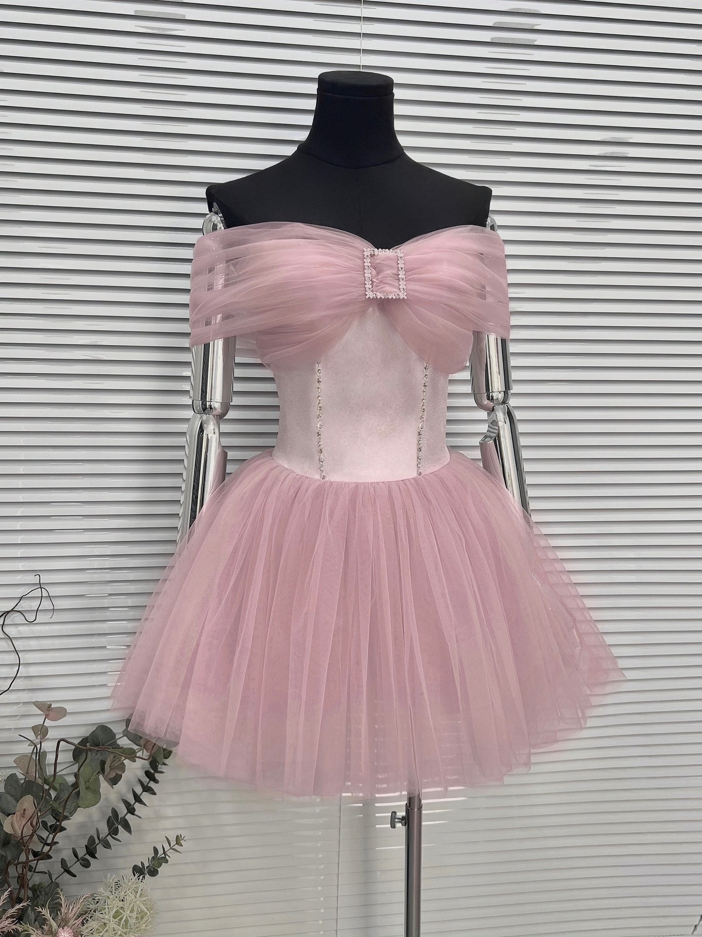 Party pink dress