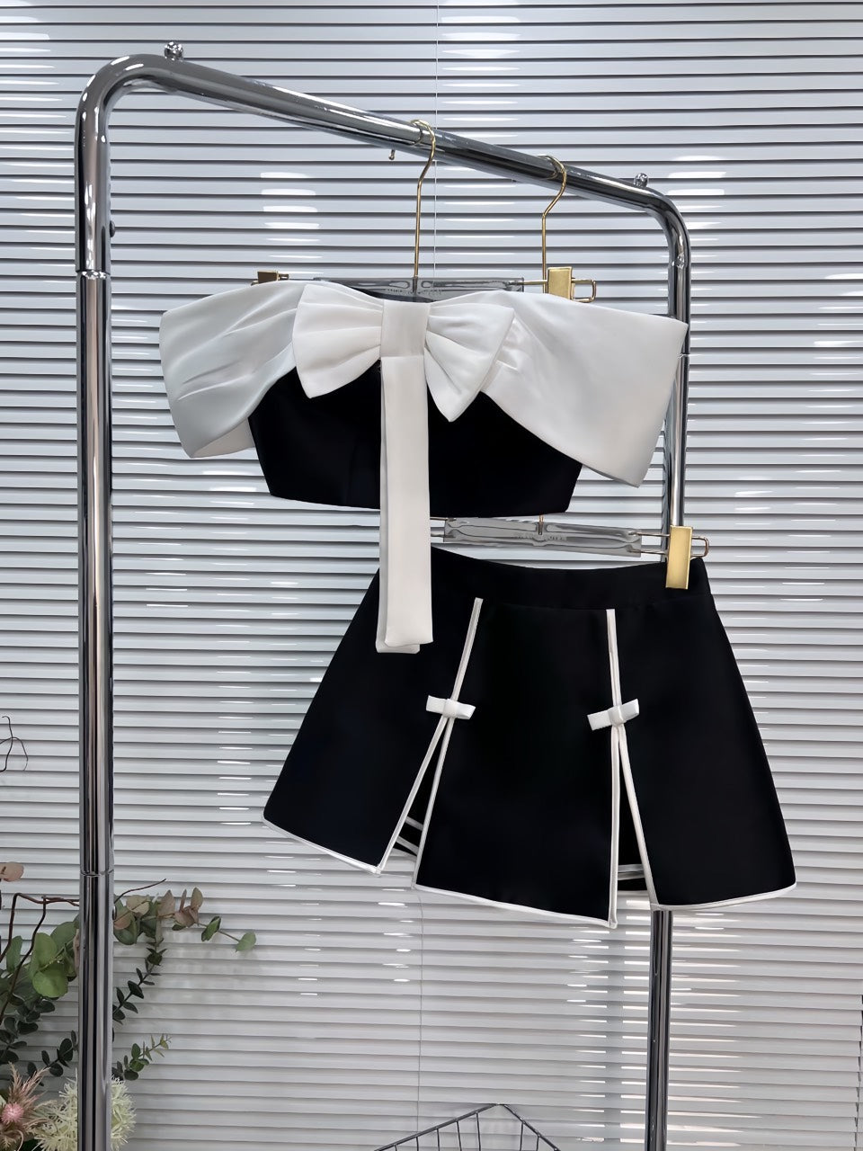 Set black white skirt bow