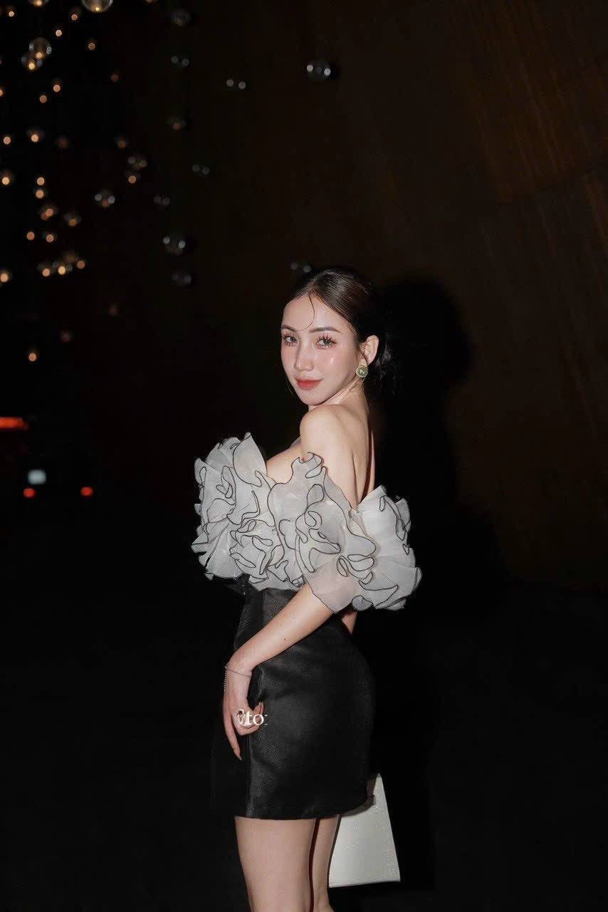 Party black white