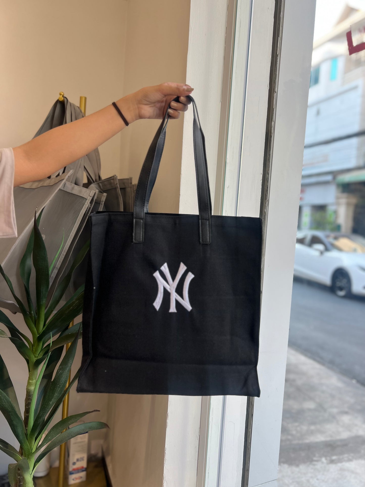 Bag black white