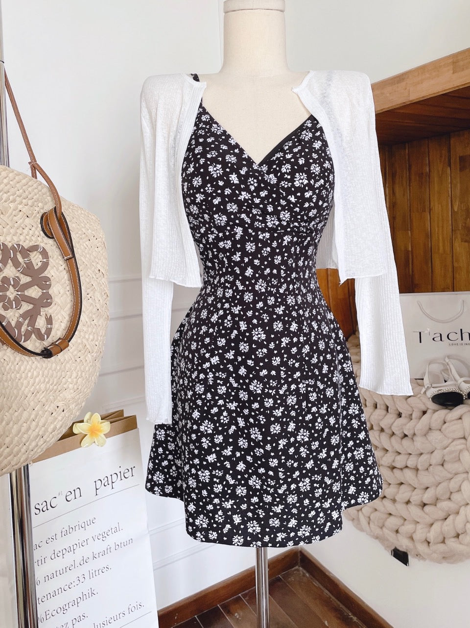 Set dress blue with white shirt