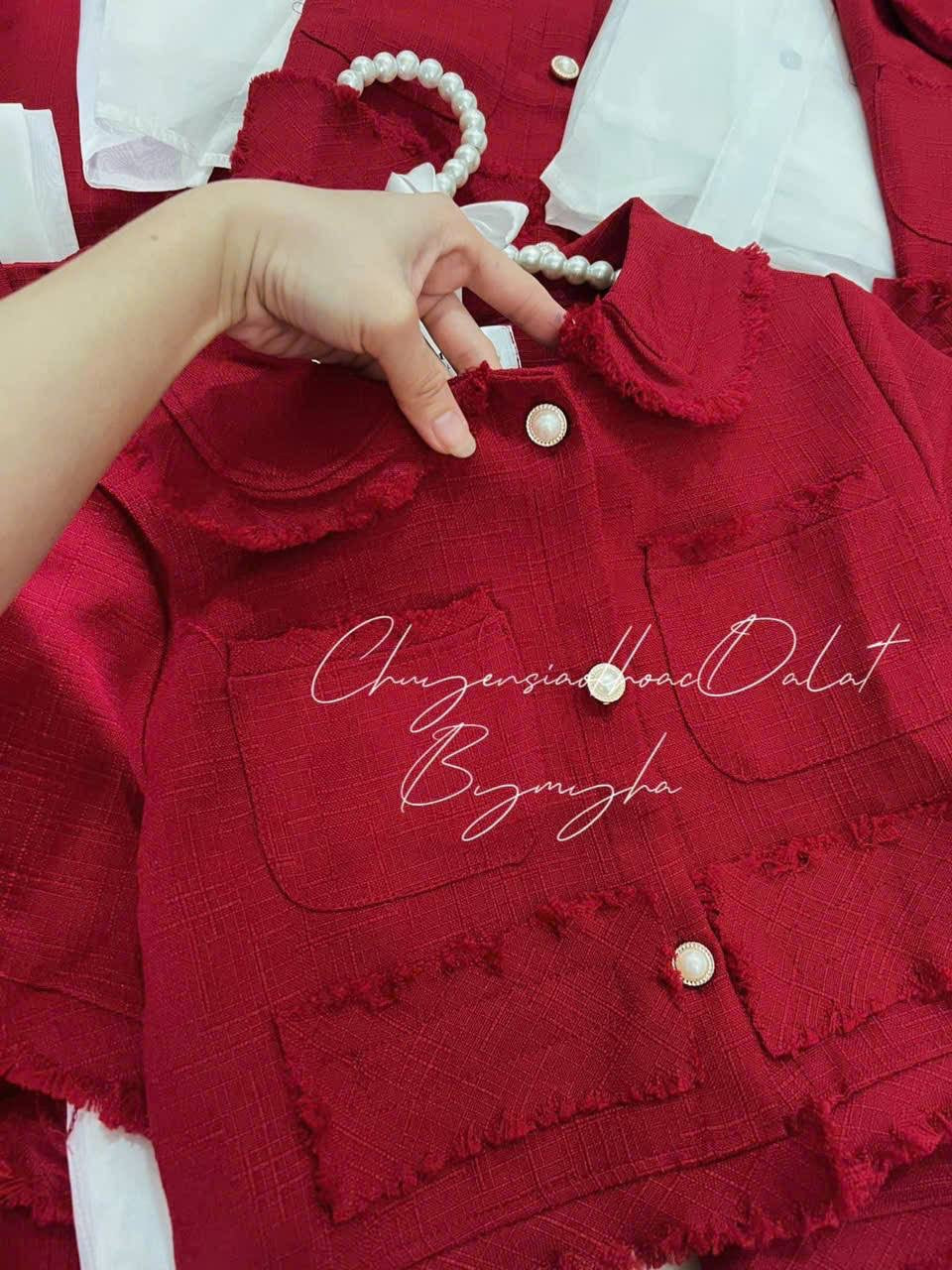 Set Chanel red