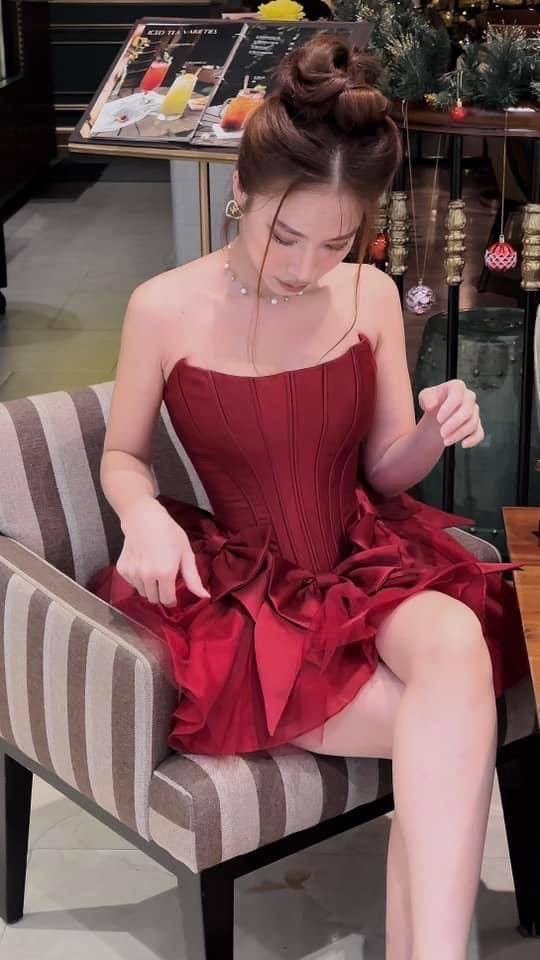 Party red bow