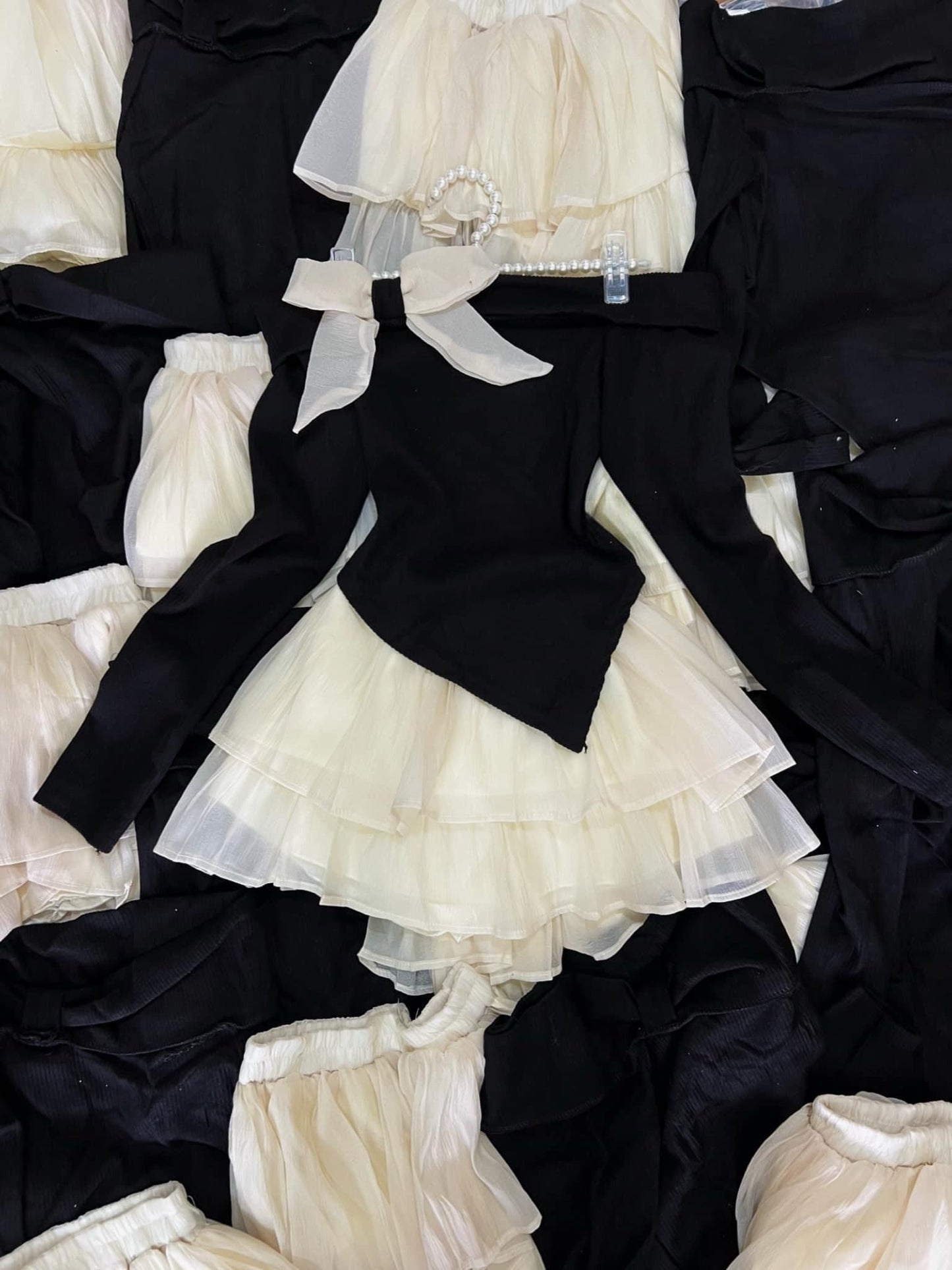 Set black cream bow