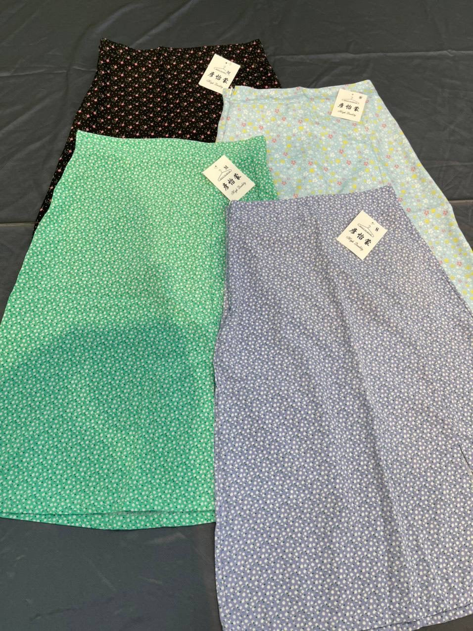 Skirt straight flowers pattern