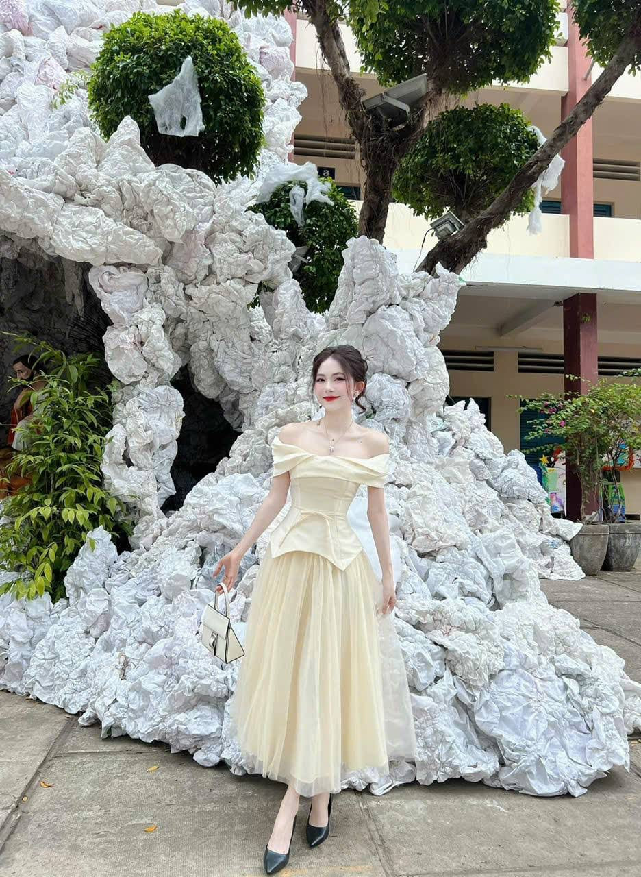 Party cream dress