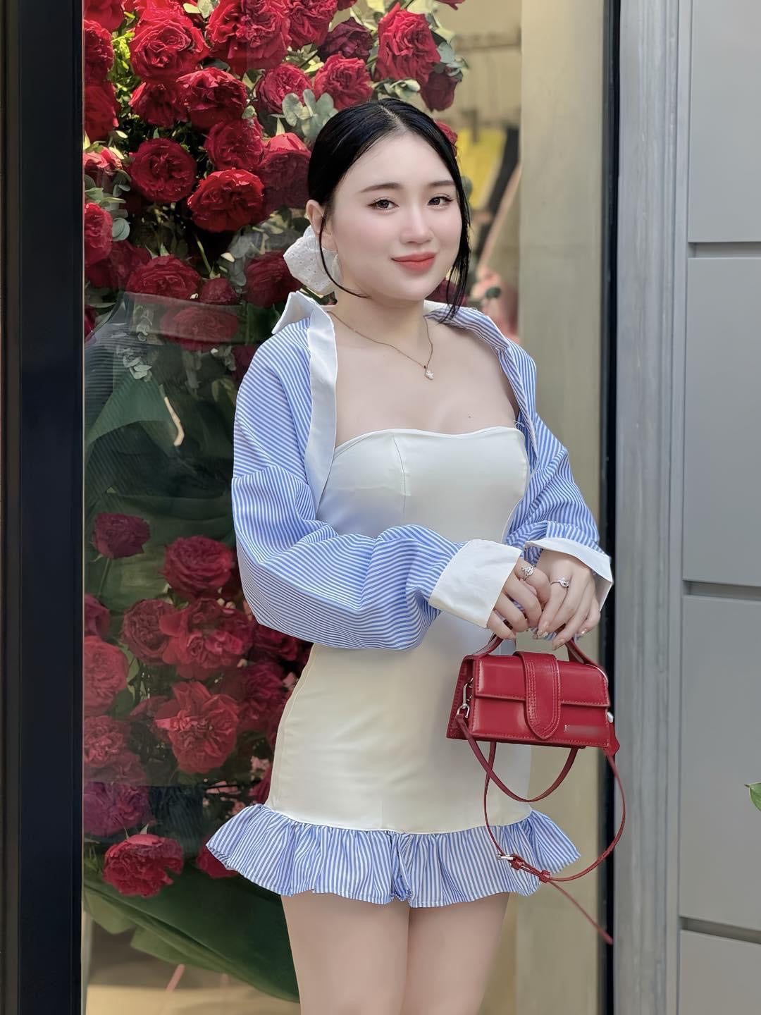 Set dress blue trend