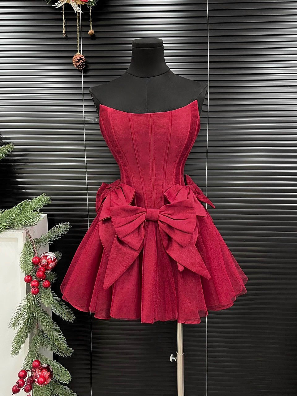 Red party best seller