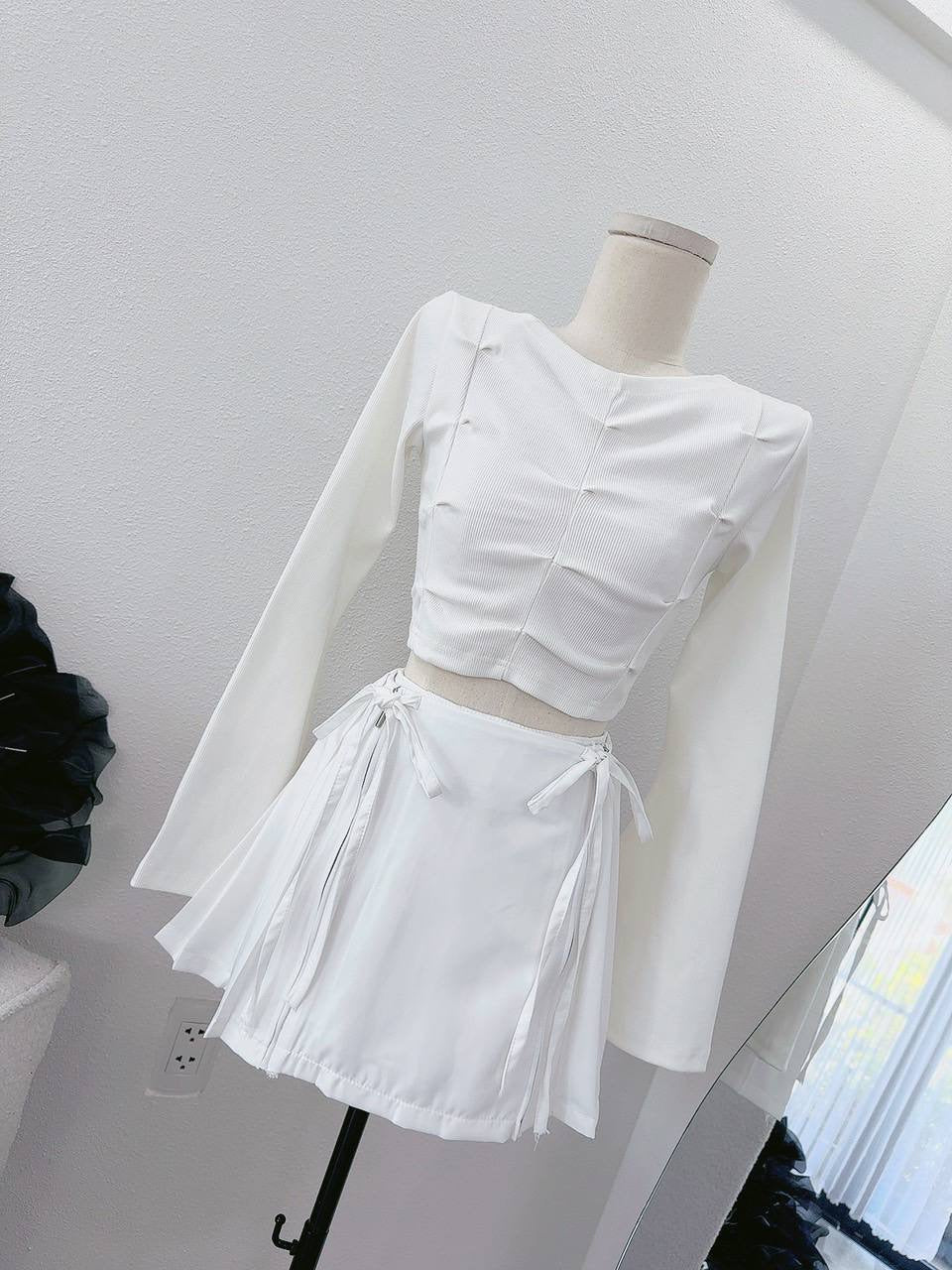 Set black white vest
