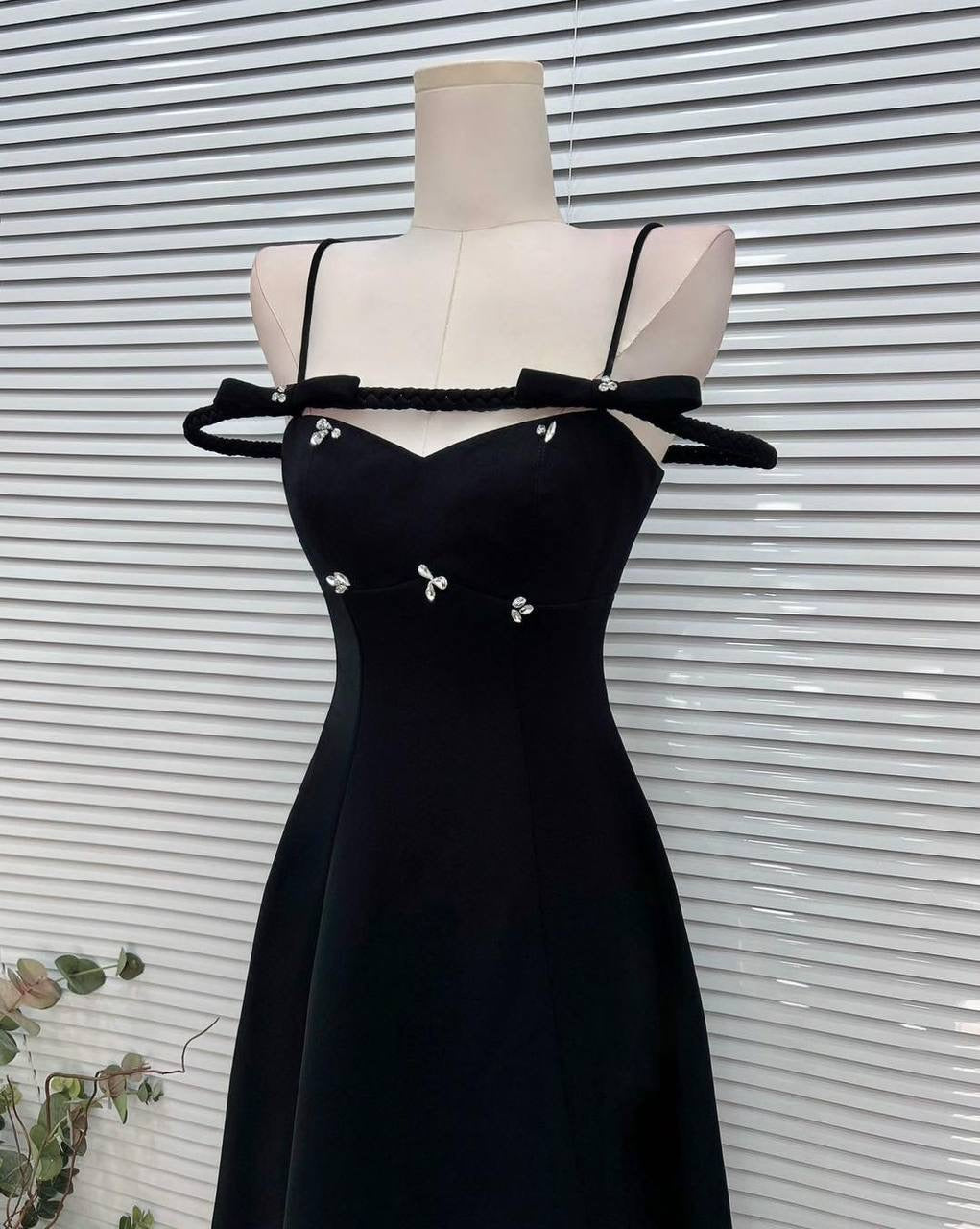 Party dress best white black