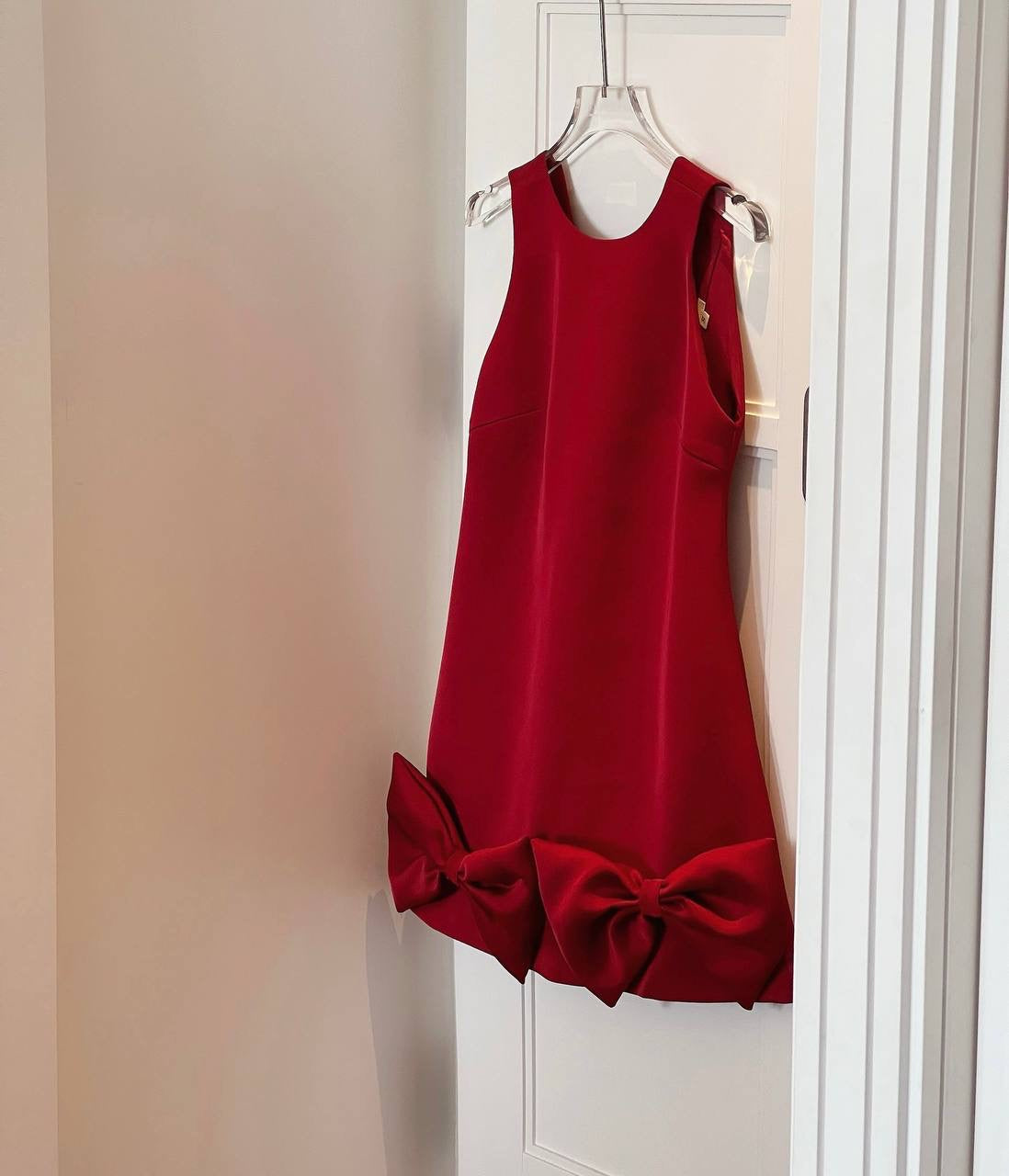 Red dress bow