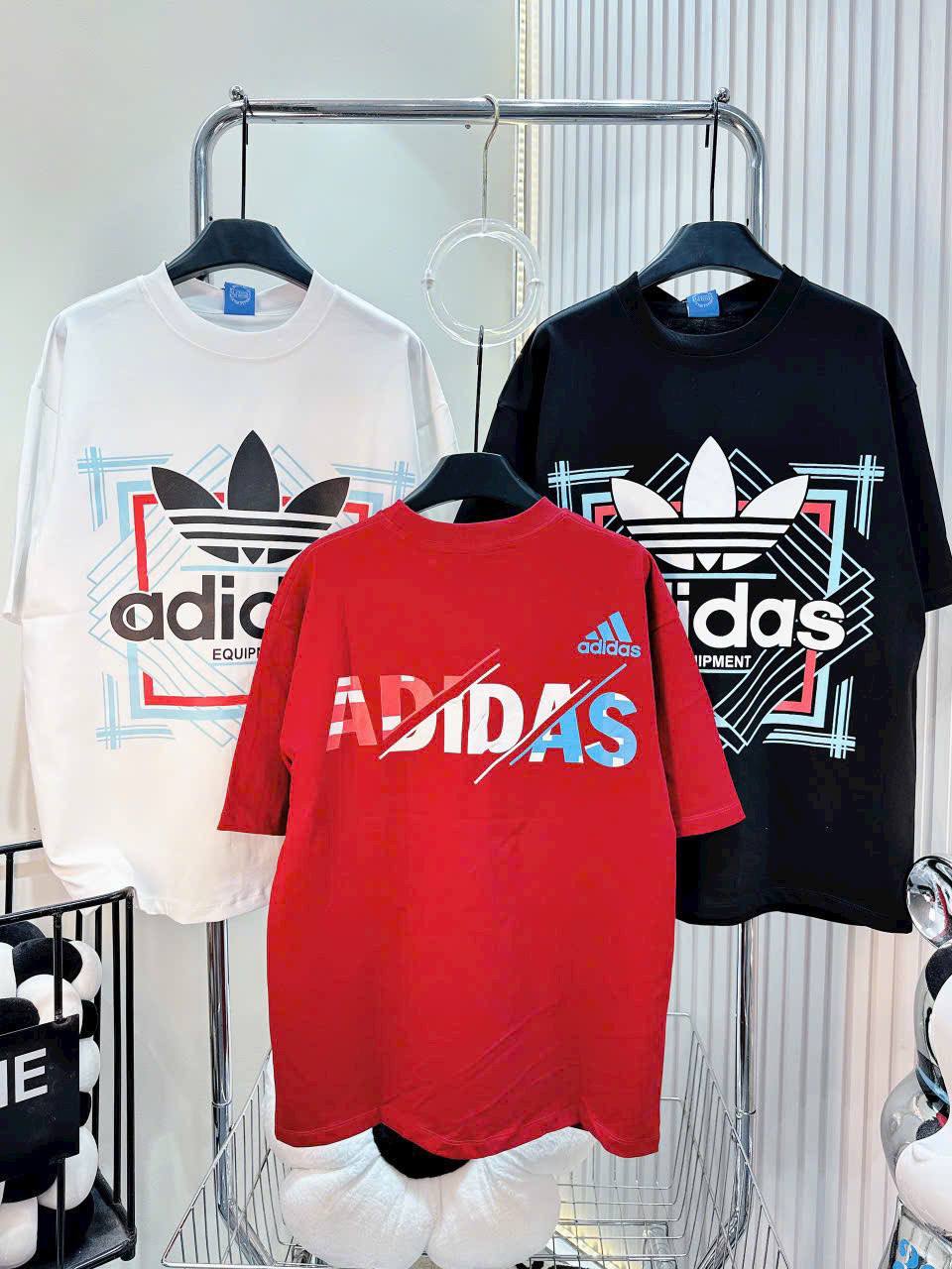 T-shirt adidas