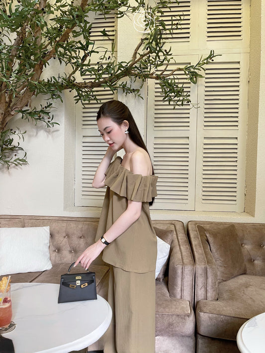 Set brown off shoulder