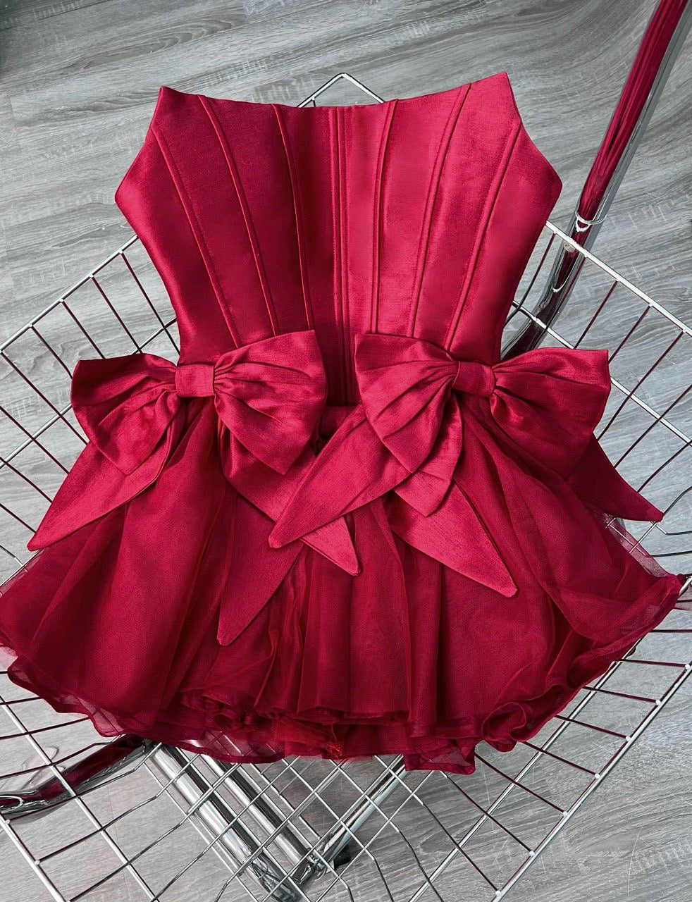 Red party best seller