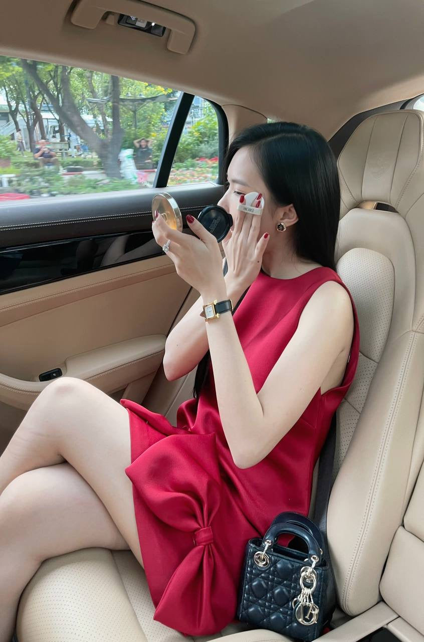 Red dress bow