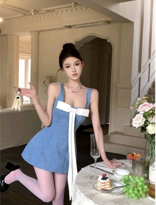 Blue dress with bow whites